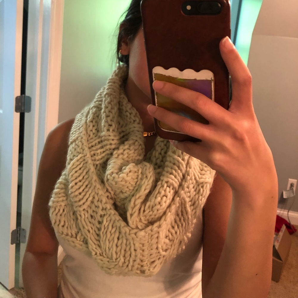 Infinity scarf - Picture 2 of 2